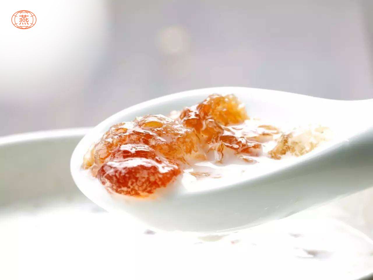 桃胶牛奶炖燕窝的功效