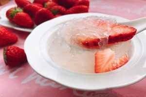 夏天燕窝炖什么能美白