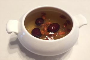 红枣冰糖炖燕窝的做法