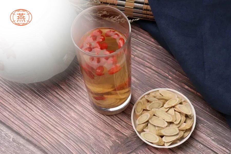 黄芪水可以炖燕窝吗