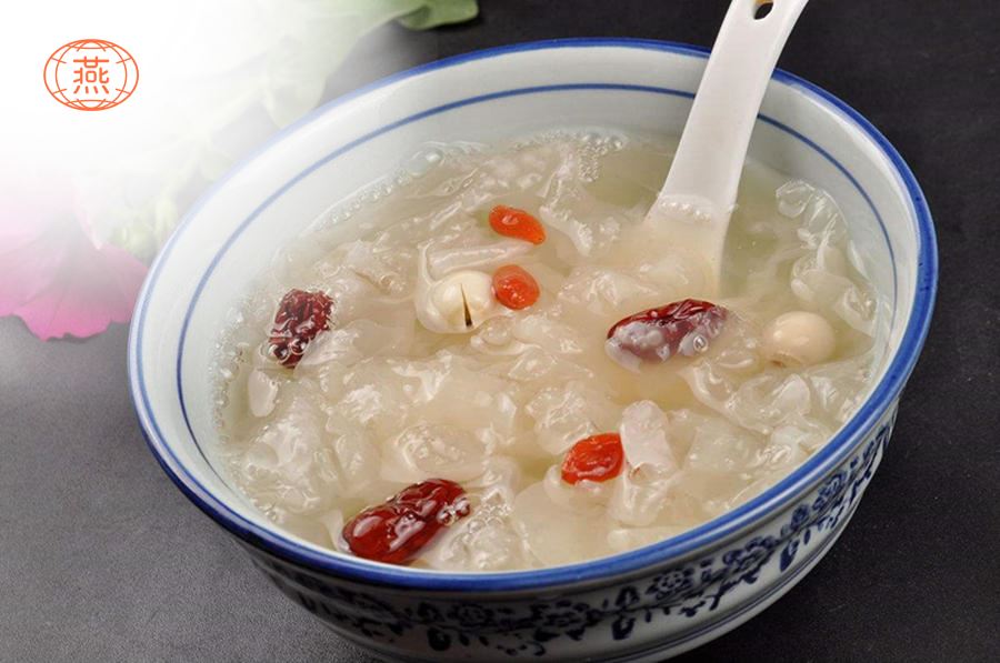 莲子红枣牛奶炖燕窝的做法