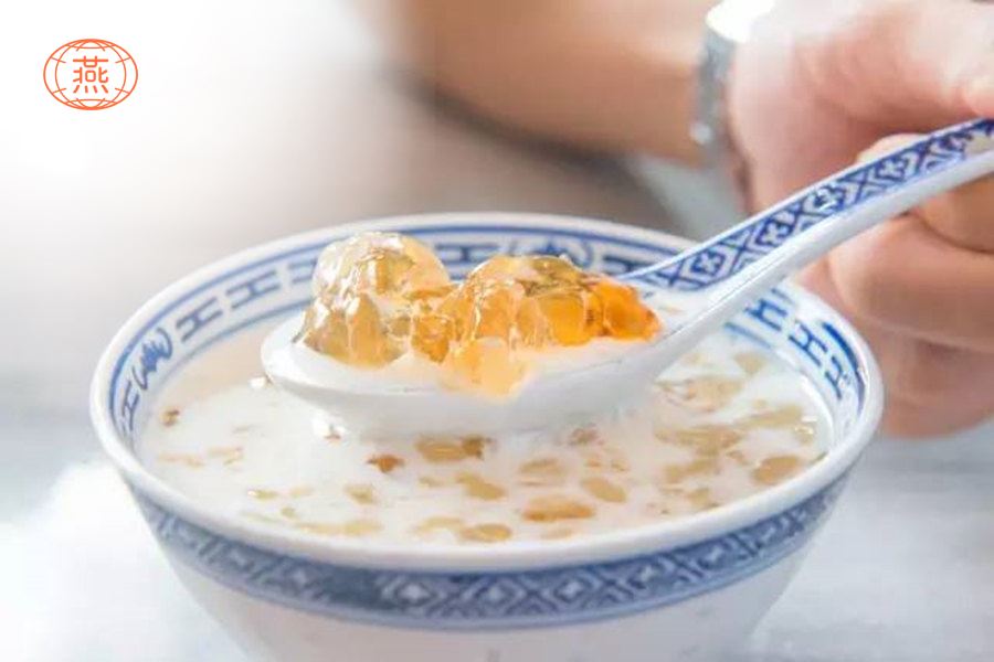 桃胶牛奶炖燕窝的做法