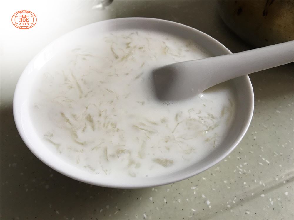鲜奶炖燕窝