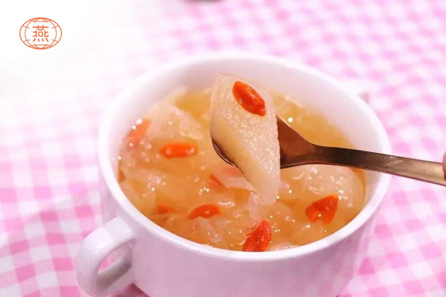 小孩子能吃雪梨炖燕窝吗
