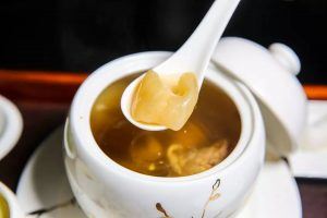 羊肚菌炖燕窝的做法