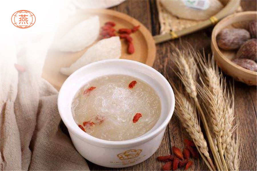 哺乳期可以吃燕窝吗