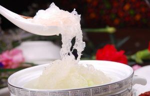 猪脚筋炖燕窝的做法