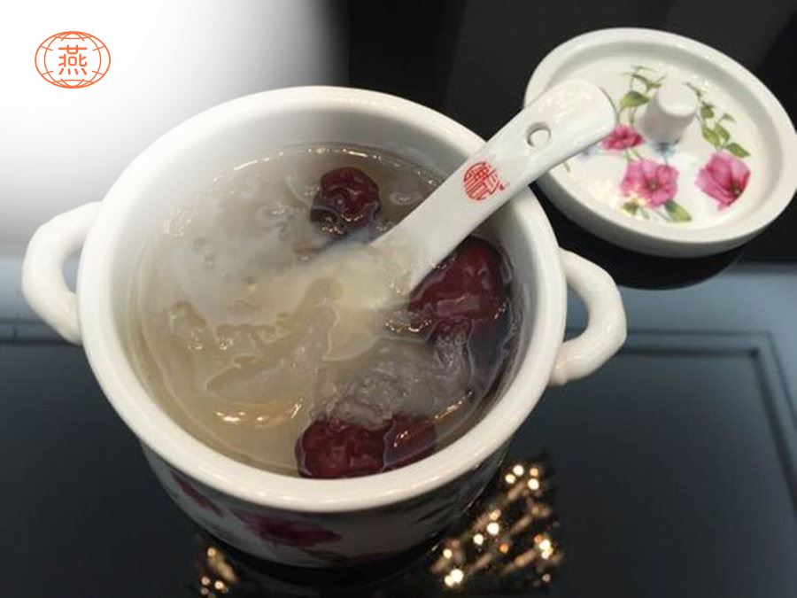 燕窝炖好浅红色怎么回事
