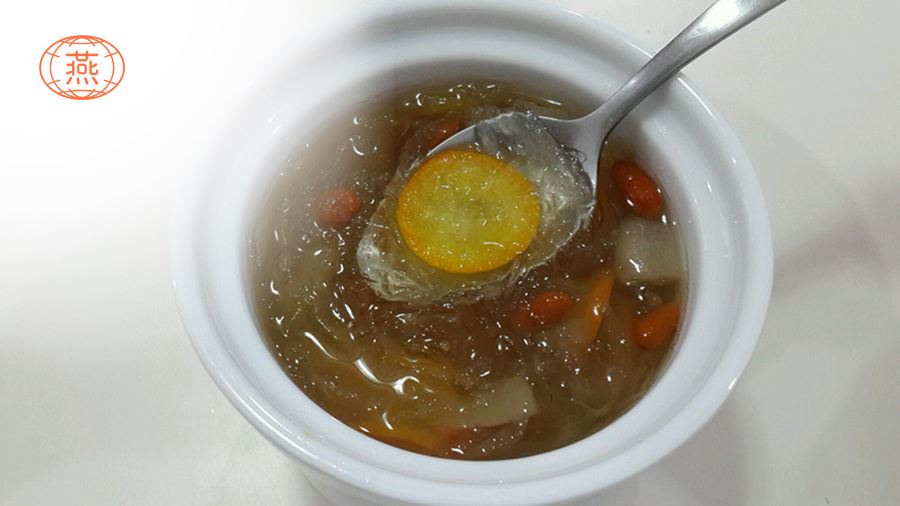 炖燕窝莱阳梨的做法